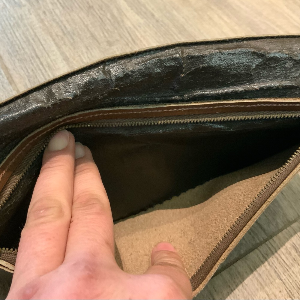VINTAGE hand-tooled leather wallet - Picture 7 of 11